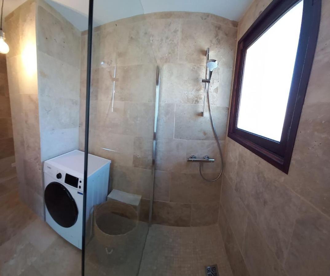 Loft Climatise "La Pinede", 50 M2, Tres Calme, 5 Mn A Pied Des Plages, Lit King Size La Seyne-sur-Mer Exteriér fotografie