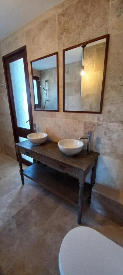 Loft Climatise "La Pinede", 50 M2, Tres Calme, 5 Mn A Pied Des Plages, Lit King Size La Seyne-sur-Mer Exteriér fotografie