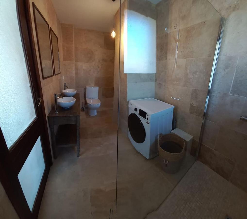 Loft Climatise "La Pinede", 50 M2, Tres Calme, 5 Mn A Pied Des Plages, Lit King Size La Seyne-sur-Mer Exteriér fotografie