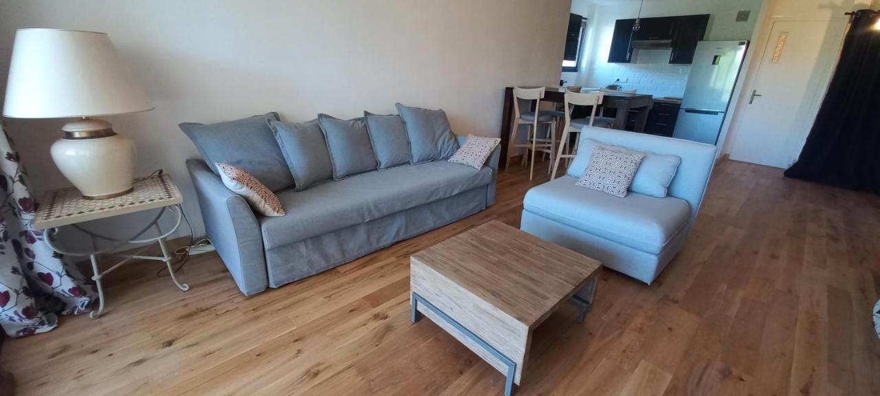 Loft Climatise "La Pinede", 50 M2, Tres Calme, 5 Mn A Pied Des Plages, Lit King Size La Seyne-sur-Mer Exteriér fotografie