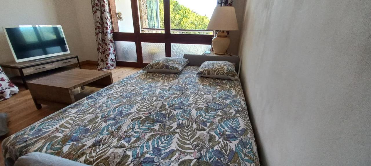 Loft Climatise "La Pinede", 50 M2, Tres Calme, 5 Mn A Pied Des Plages, Lit King Size La Seyne-sur-Mer Exteriér fotografie