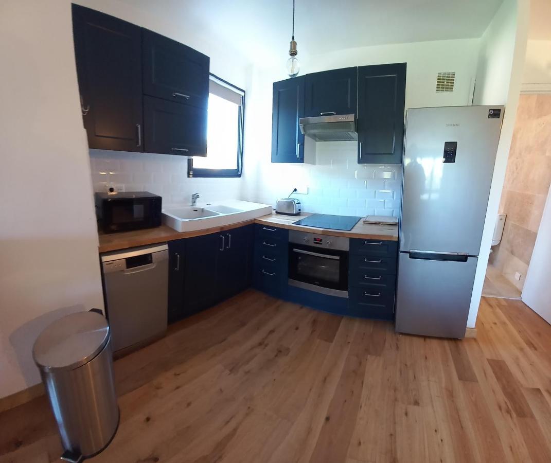 Loft Climatise "La Pinede", 50 M2, Tres Calme, 5 Mn A Pied Des Plages, Lit King Size La Seyne-sur-Mer Exteriér fotografie